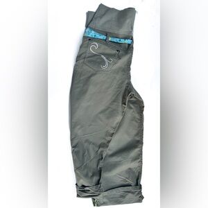 Maternity capri pants